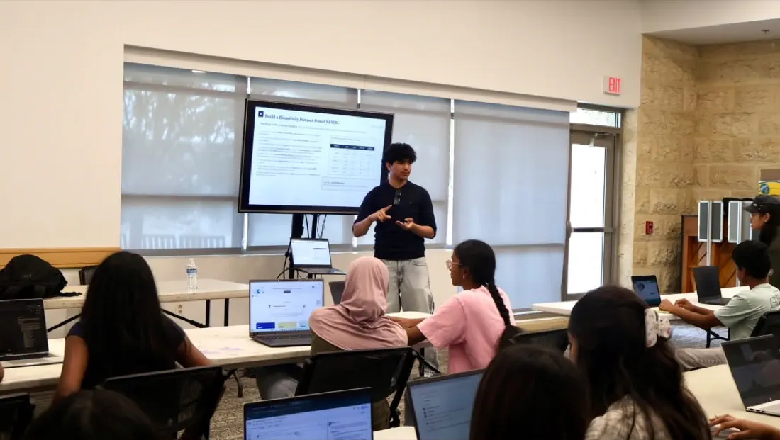 A FutureVitals officer teaching a workshop session