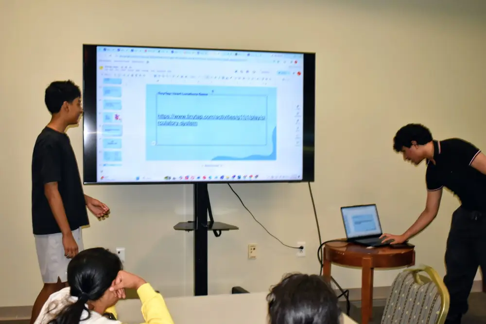 Students at the circulatory system workshop (18 of 18)