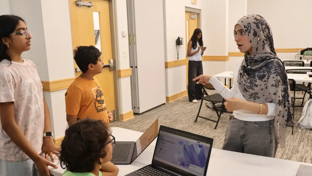 Students at the Summer Research Camp (83 of 253)