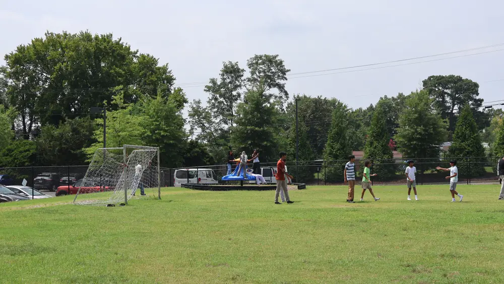 Students at the Summer Research Camp (97 of 253)