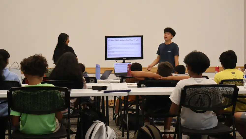 Students at the Summer Research Camp (148 of 253)