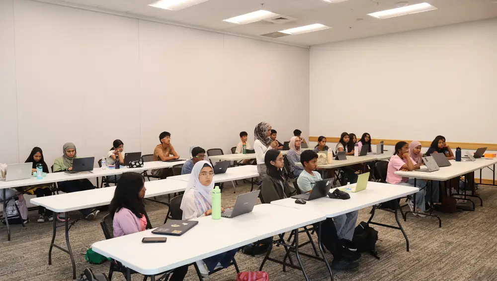 Students at the Summer Research Camp (171 of 253)