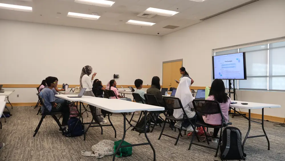 Students at the Summer Research Camp (179 of 253)