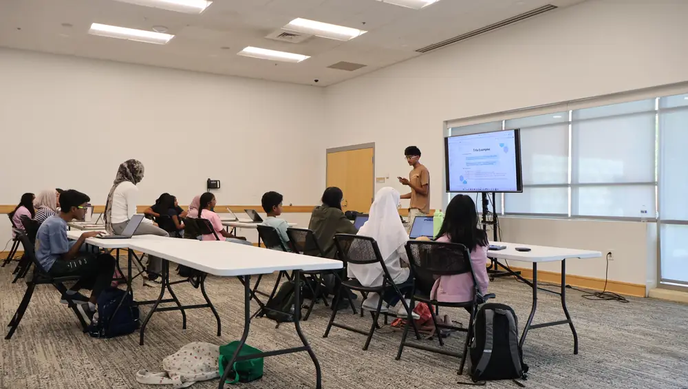 Students at the Summer Research Camp (181 of 253)