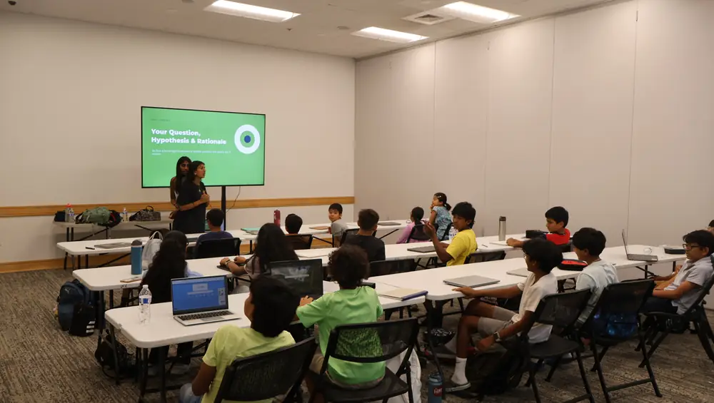 Students at the Summer Research Camp (189 of 253)